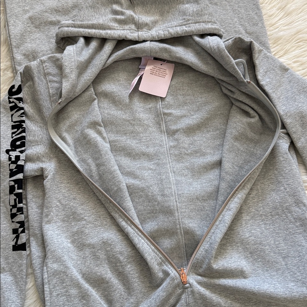 NWT!!Savage X Fenty Showgirl Graphic Hooded Onesie Size S - Picture 5 of 12